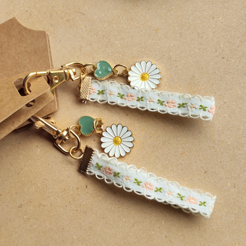Ribbon Keychain